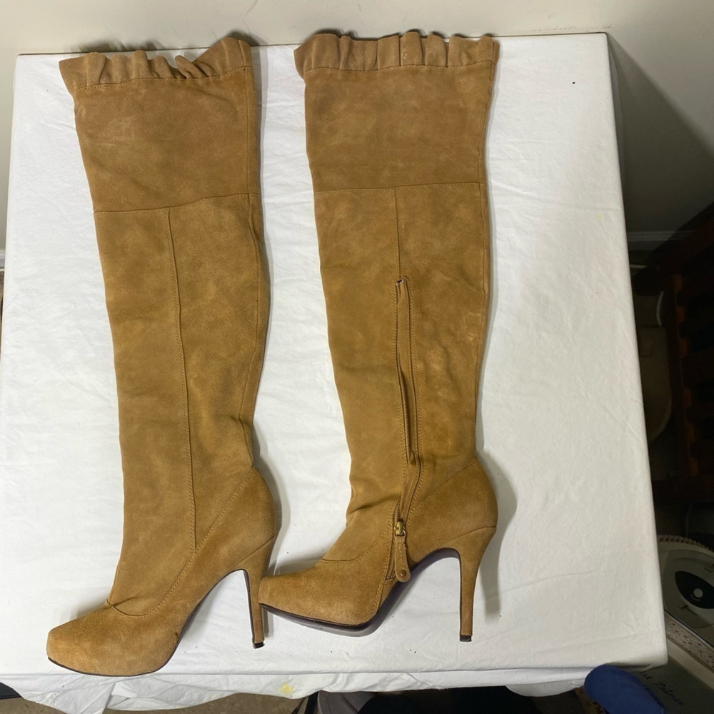 MOJO Moxy Tan Suede Tall Boots 8